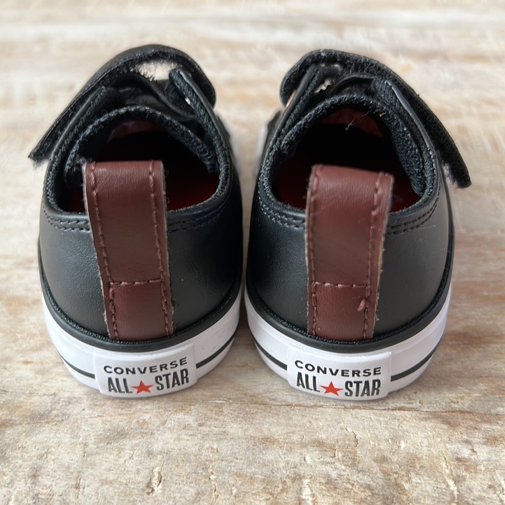 Converse Chuck Taylor All Star 2V Sneakers {Blk/Brn} 4 - Picture 5 of 10
